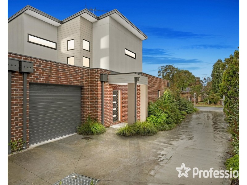 1 Brennan Close, Mooroolbark VIC 3138