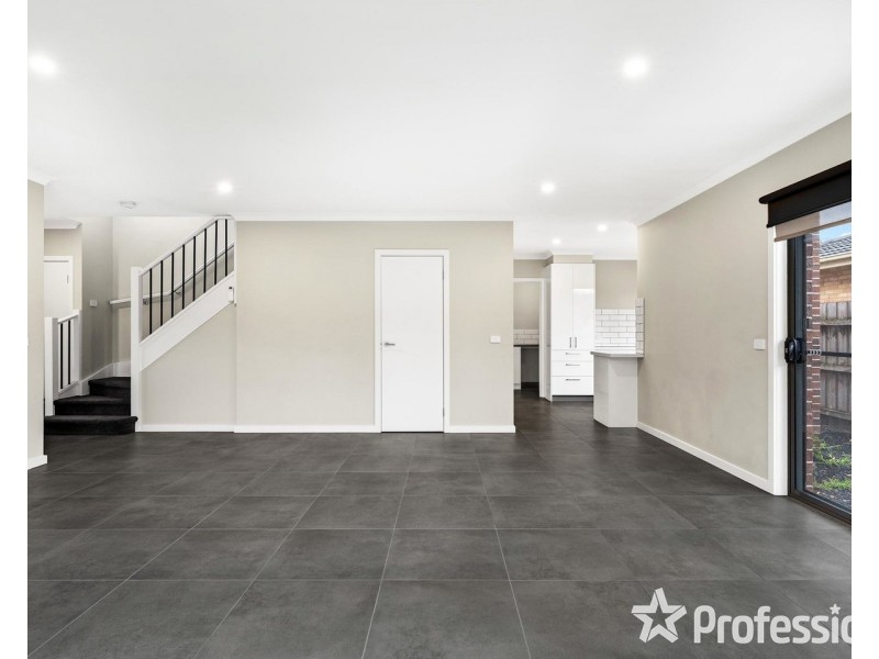 1 Brennan Close, Mooroolbark VIC 3138