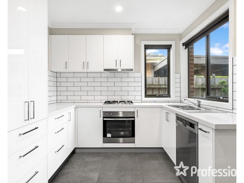 1 Brennan Close, Mooroolbark VIC 3138