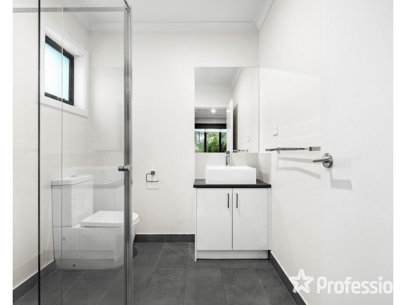 1 Brennan Close, Mooroolbark VIC 3138