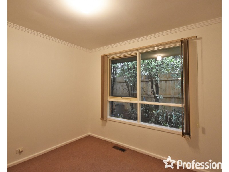 1/3 Wickham Road, Croydon VIC 3136