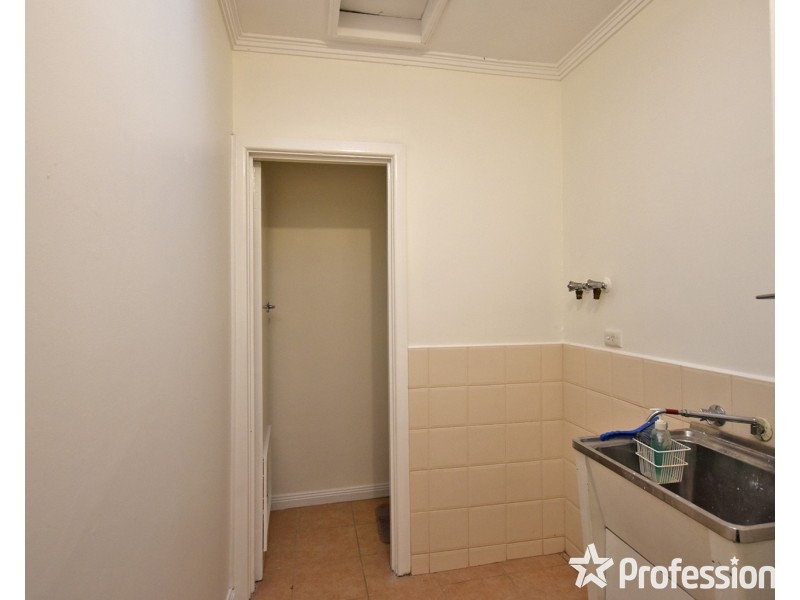 1/3 Wickham Road, Croydon VIC 3136