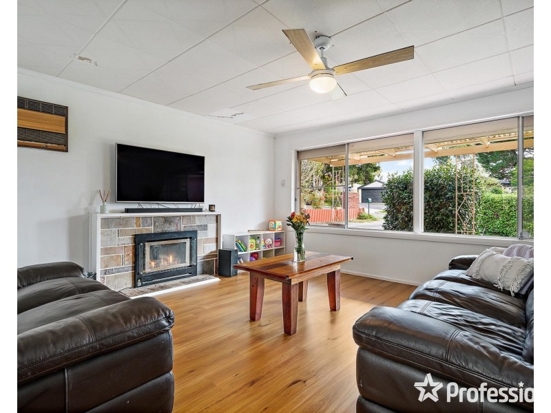 1 Donne Court, Mooroolbark VIC 3138