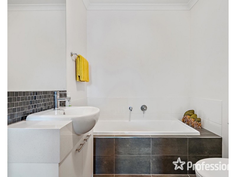 22 Primary Street, Mooroolbark VIC 3138