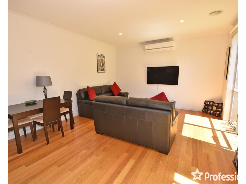 1 Cedar Close, Mooroolbark VIC 3138