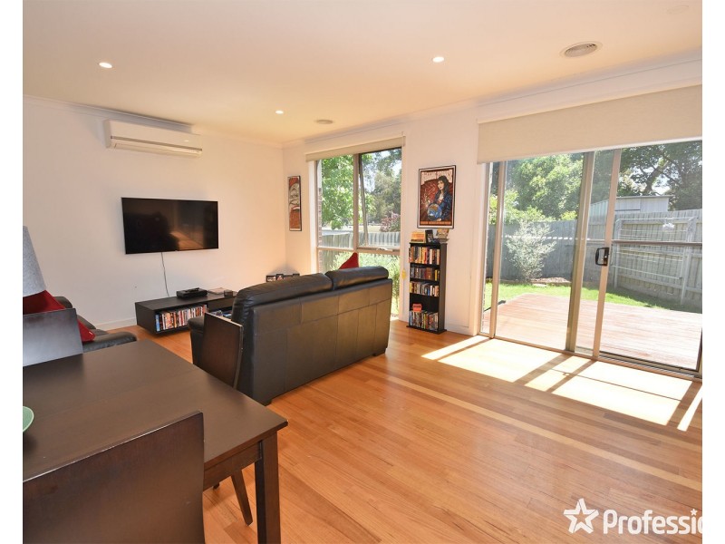 1 Cedar Close, Mooroolbark VIC 3138