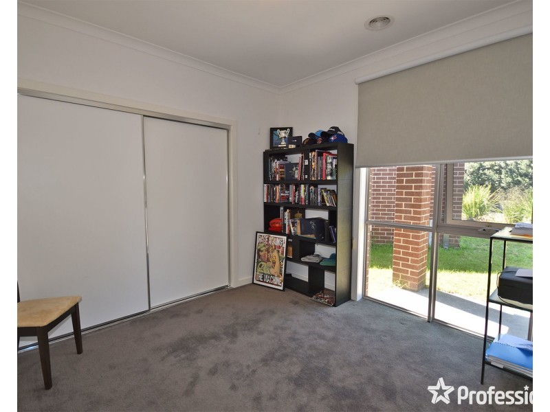 1 Cedar Close, Mooroolbark VIC 3138