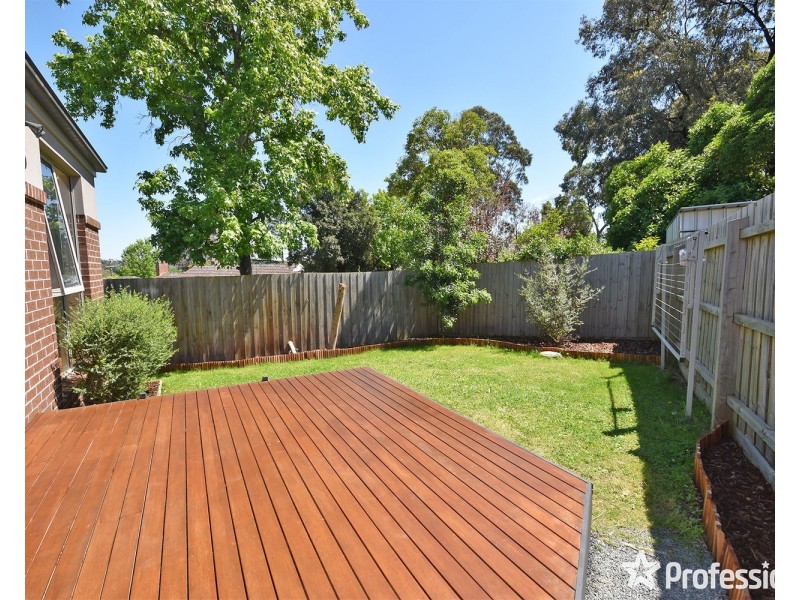 1 Cedar Close, Mooroolbark VIC 3138