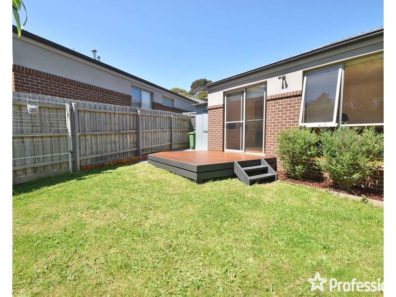 1 Cedar Close, Mooroolbark VIC 3138
