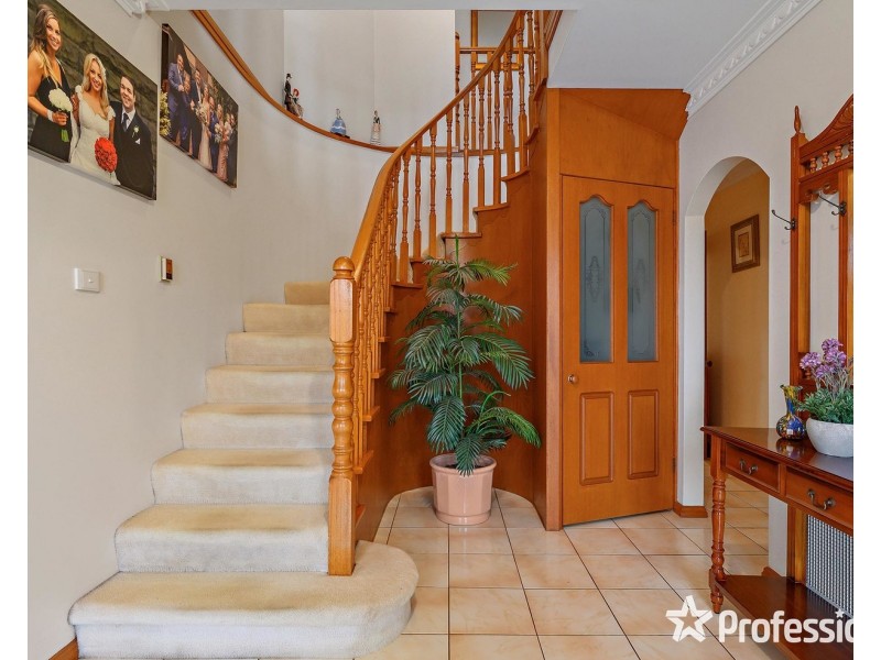 5 Batterbee Drive, Mooroolbark VIC 3138