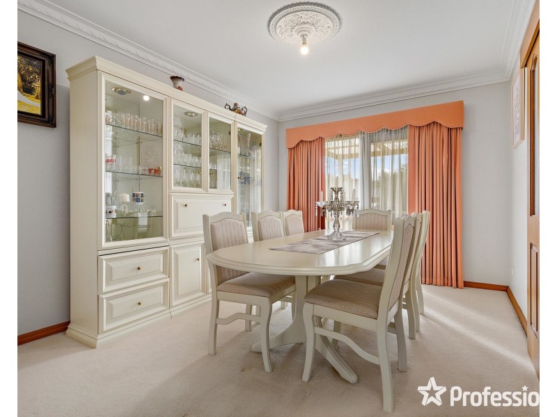 5 Batterbee Drive, Mooroolbark VIC 3138