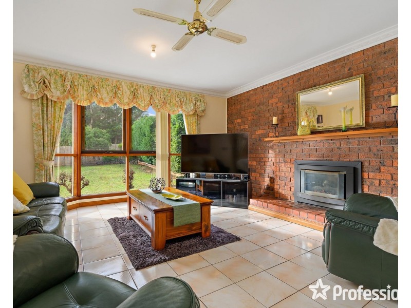 5 Batterbee Drive, Mooroolbark VIC 3138