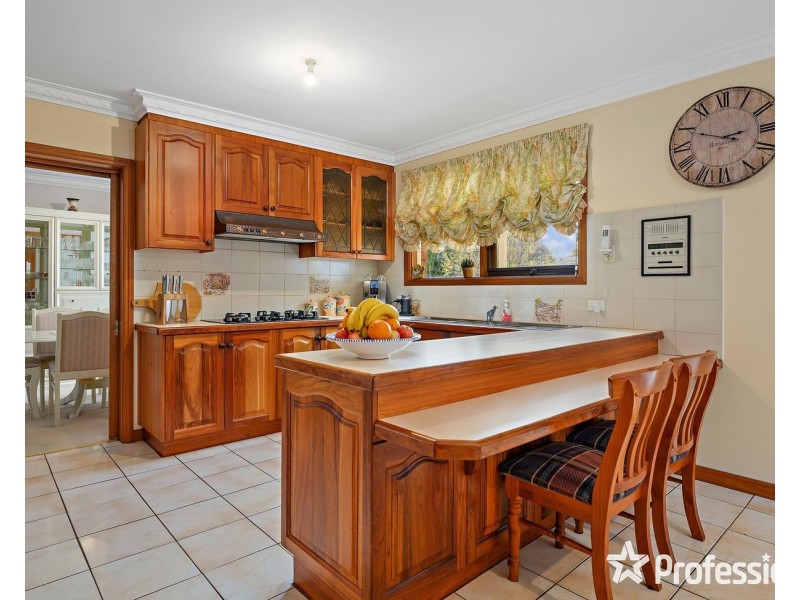 5 Batterbee Drive, Mooroolbark VIC 3138
