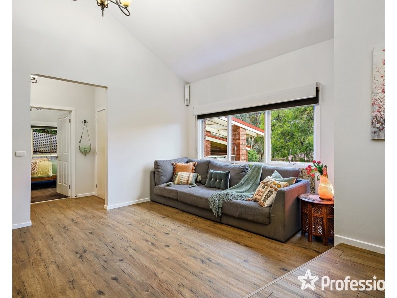 17 Graneby Rise, Mount Evelyn VIC 3796