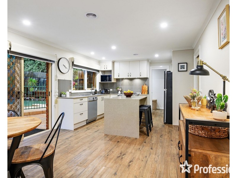 17 Graneby Rise, Mount Evelyn VIC 3796