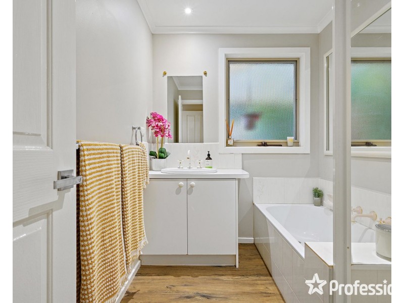 17 Graneby Rise, Mount Evelyn VIC 3796