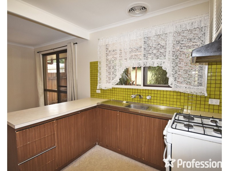 214 Manchester Road, Mooroolbark VIC 3138