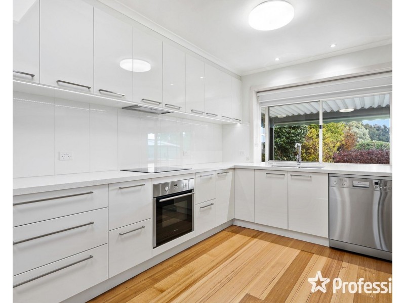 34 Meadowgate Drive, Chirnside Park VIC 3116