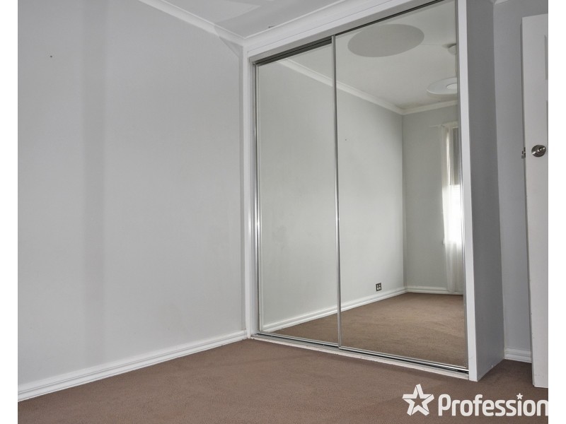 16 Holmes Road, Mooroolbark VIC 3138