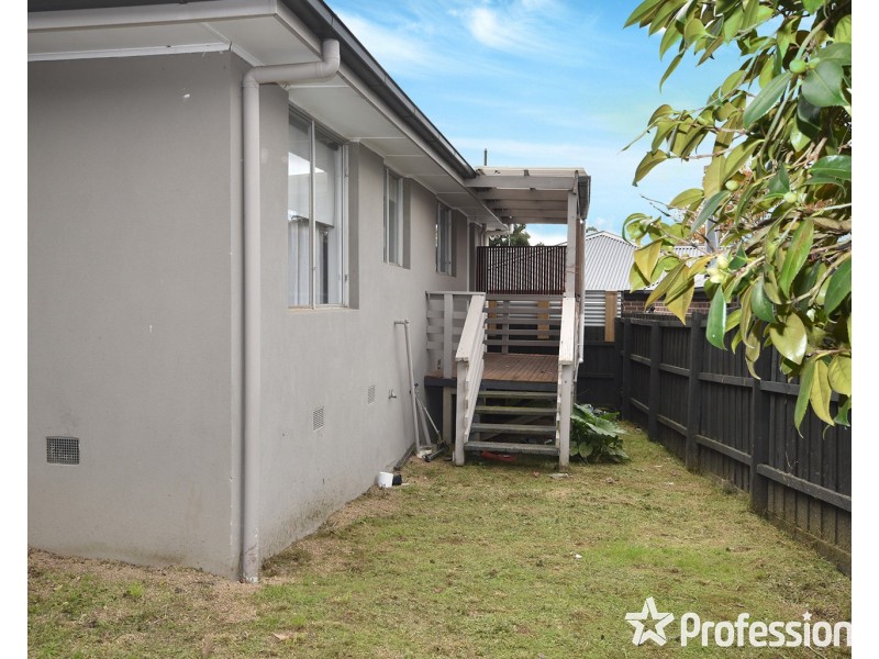 16 Holmes Road, Mooroolbark VIC 3138