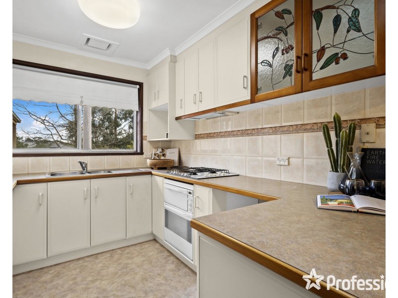 87 Pembroke Road, Mooroolbark VIC 3138