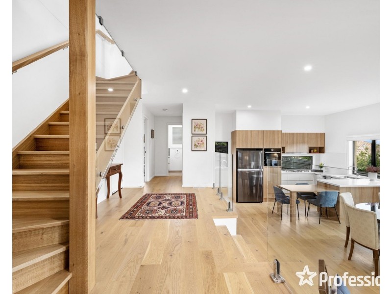 2a Chippendale Court, Chirnside Park VIC 3116