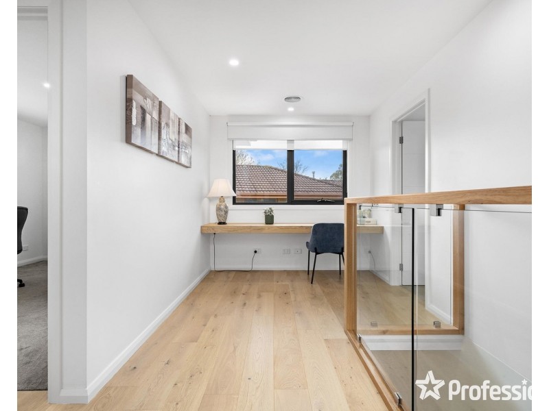 2a Chippendale Court, Chirnside Park VIC 3116