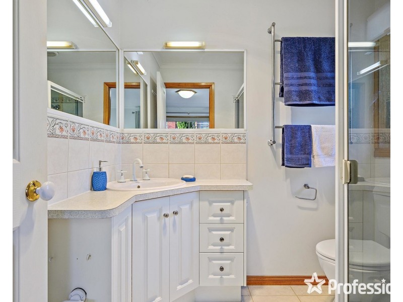 44 Carronvale Road, Mooroolbark VIC 3138