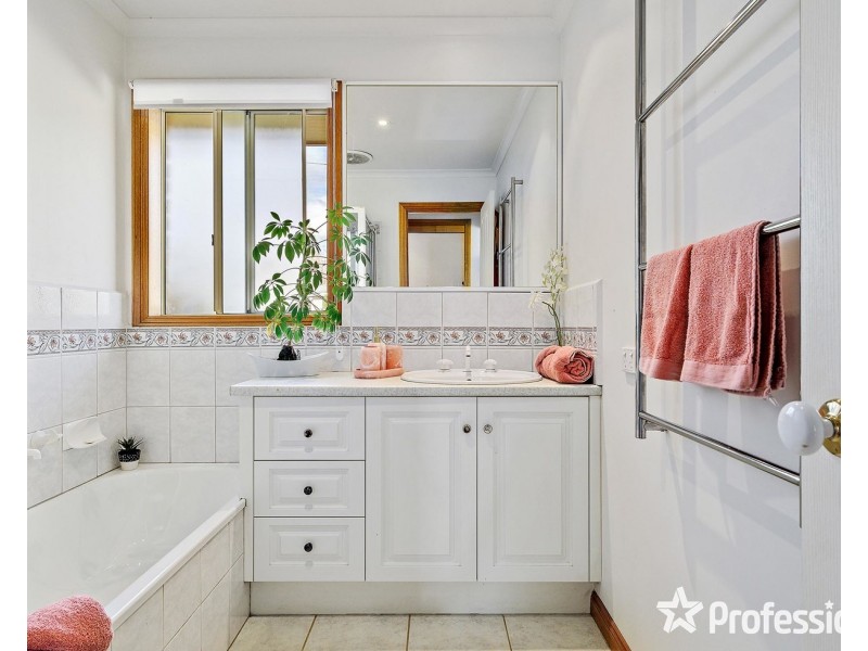 44 Carronvale Road, Mooroolbark VIC 3138