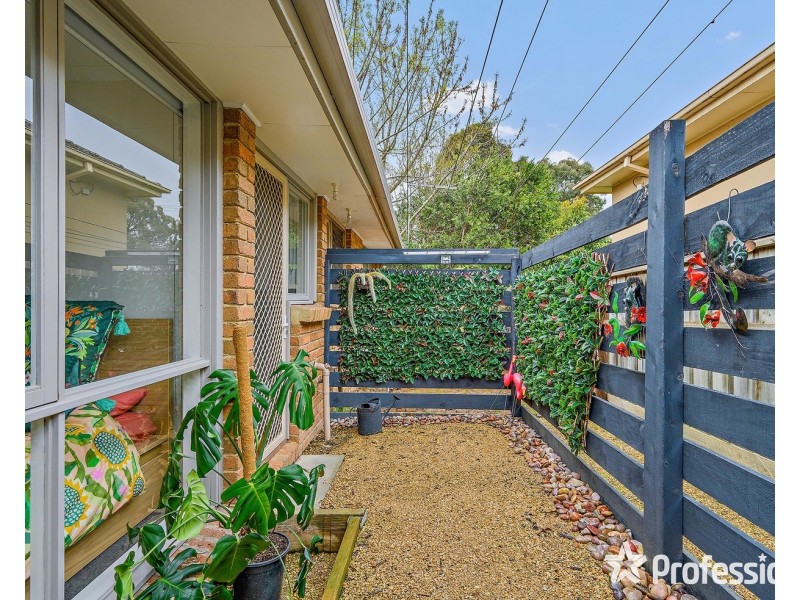 2/73 Cave Hill Road, Lilydale VIC 3140