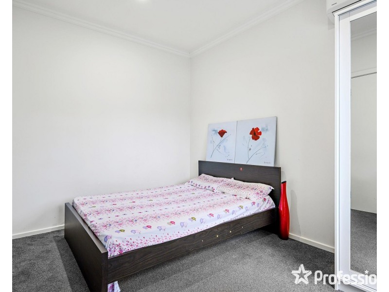2 Longfellow Avenue, Mooroolbark VIC 3138