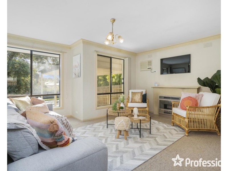 1/18 Broughton Avenue, Croydon VIC 3136