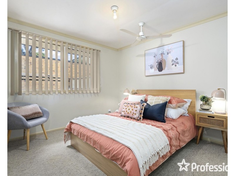 1/18 Broughton Avenue, Croydon VIC 3136