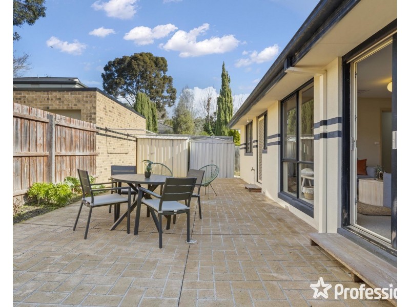 1/18 Broughton Avenue, Croydon VIC 3136