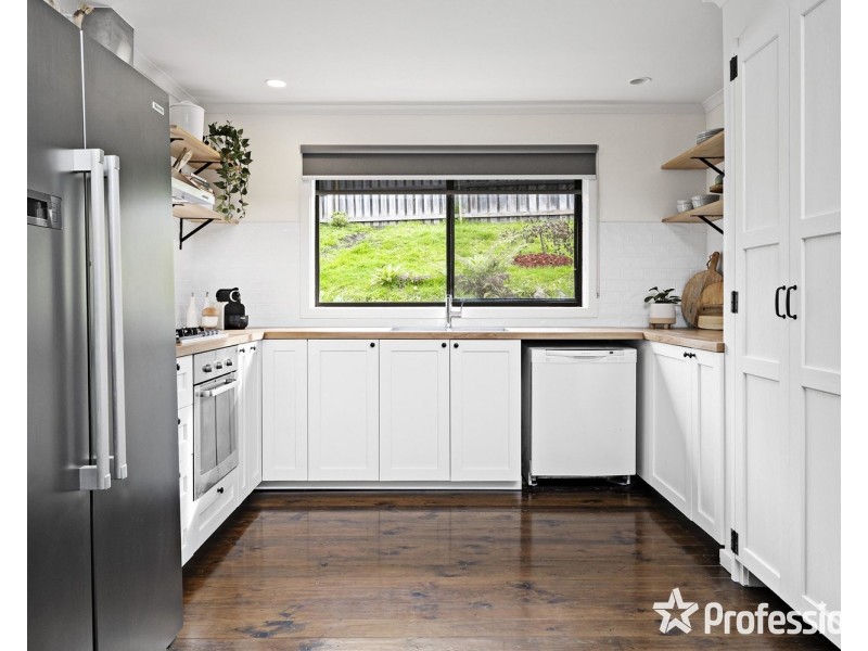 22-24 Beverley Drive, Healesville VIC 3777