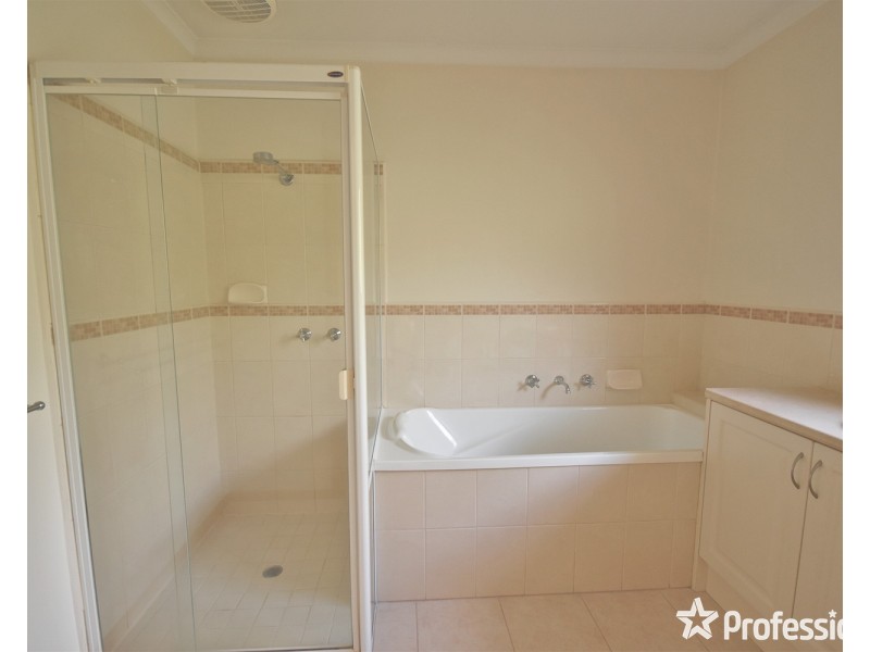 3/8 Devenish Avenue, Montrose VIC 3765