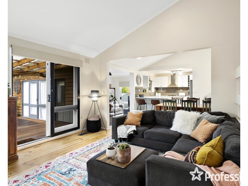 15 Thornton Court, Mooroolbark VIC 3138
