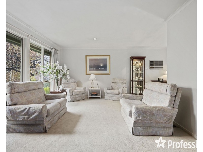5 Krystal Court, Mooroolbark VIC 3138