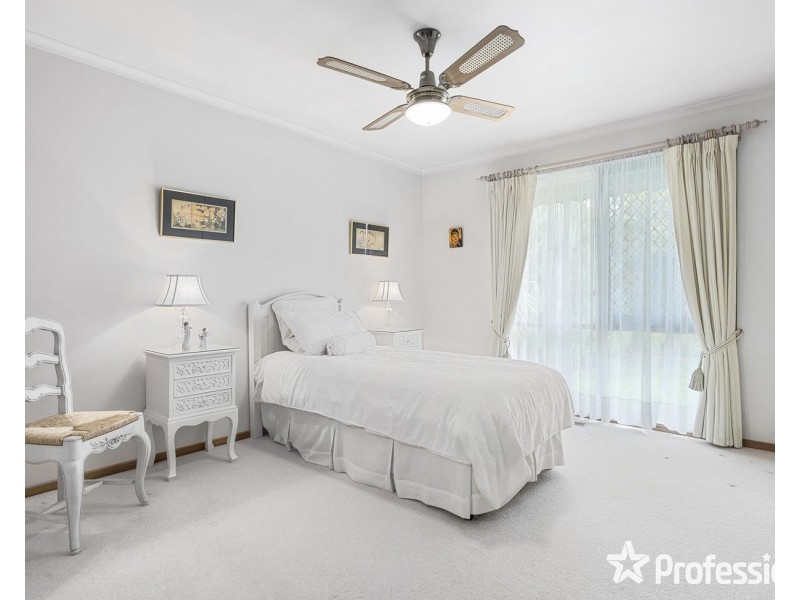 5 Krystal Court, Mooroolbark VIC 3138