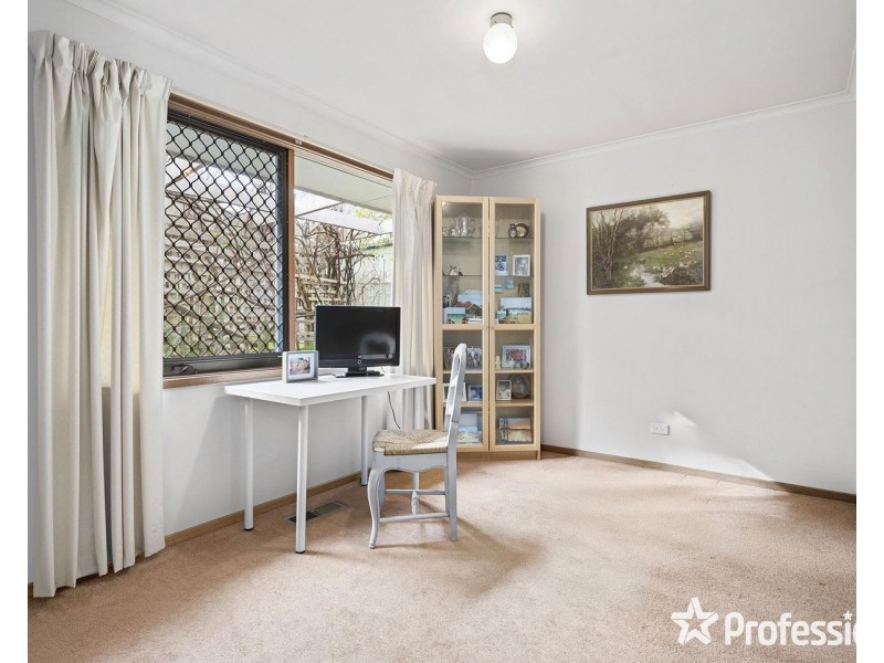 5 Krystal Court, Mooroolbark VIC 3138