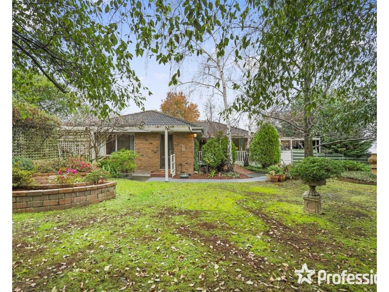 5 Krystal Court, Mooroolbark VIC 3138
