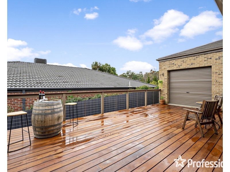 48 Tudor Drive, Mooroolbark VIC 3138