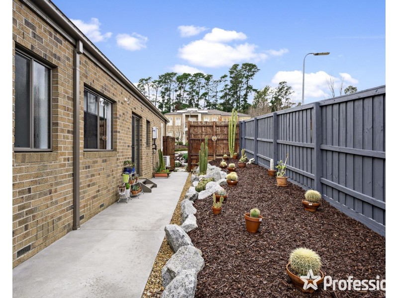 48 Tudor Drive, Mooroolbark VIC 3138
