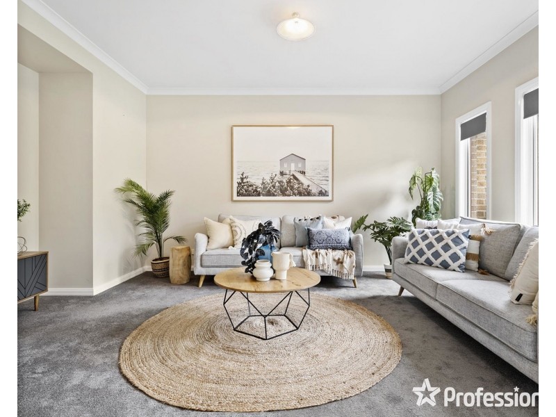 48 Tudor Drive, Mooroolbark VIC 3138