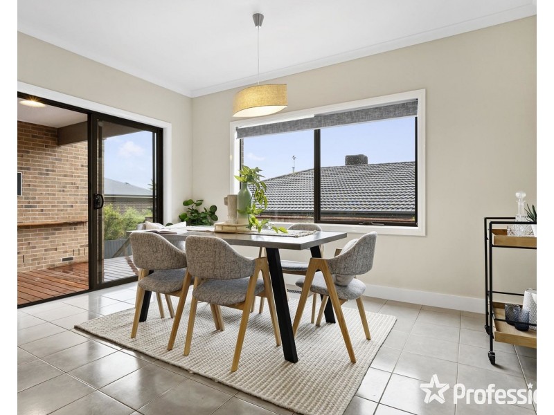 48 Tudor Drive, Mooroolbark VIC 3138