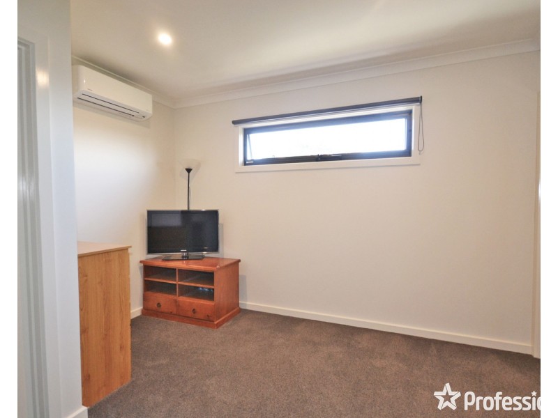 4/4 Shield Court, Kilsyth VIC 3137