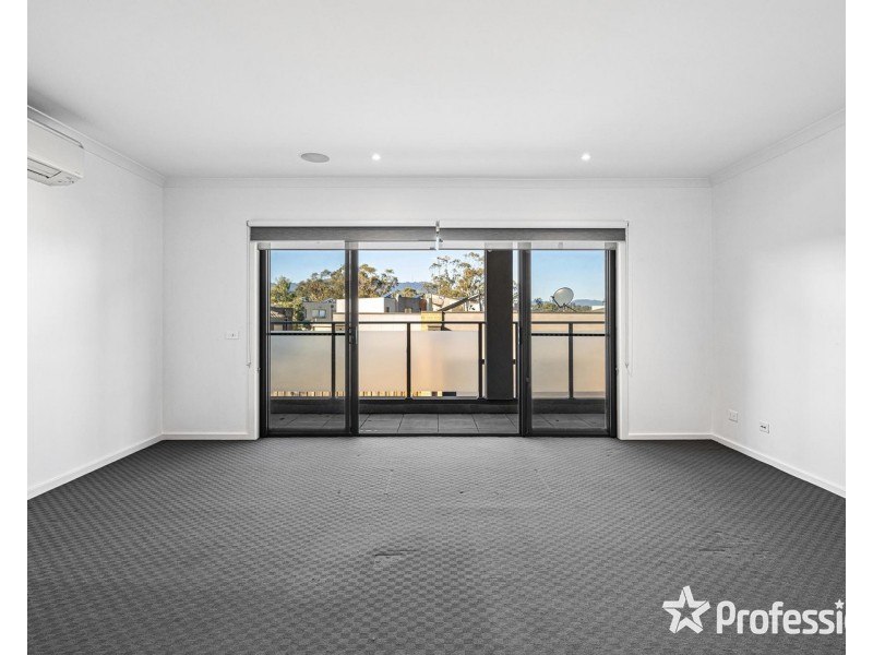 5 Nicky Close, Mooroolbark VIC 3138
