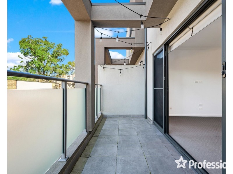 5 Nicky Close, Mooroolbark VIC 3138