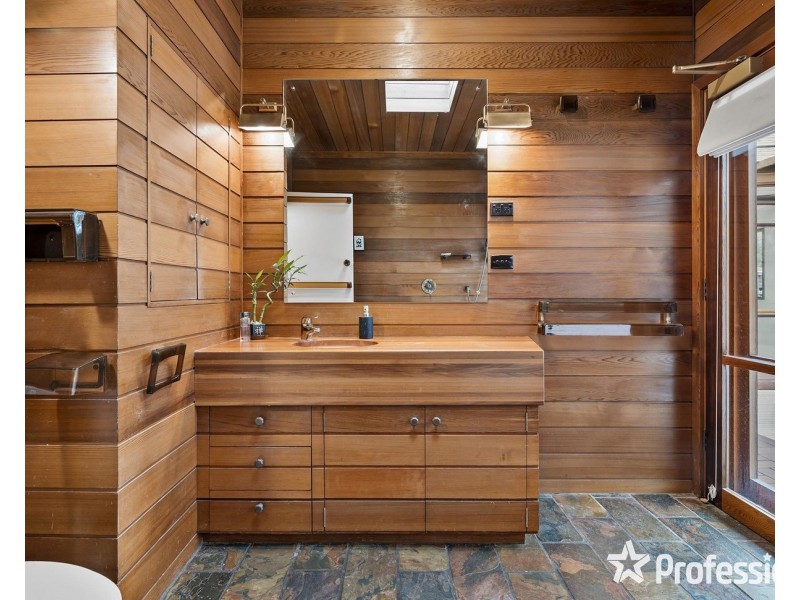 109 Stradbroke Road, Montrose VIC 3765