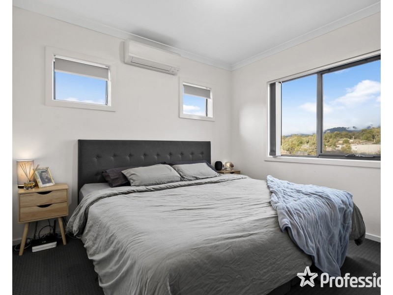 7 Nicky Close, Mooroolbark VIC 3138